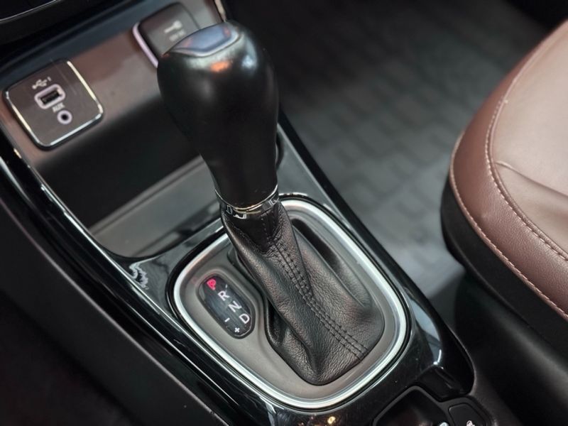 JEEP COMPASS 2.0 16V FLEX LIMITED AUTOMÁTICO 2020/2021 BETIOLO NOVOS E SEMINOVOS LAJEADO / Carros no Vale