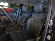 JEEP RENEGADE 1.3 T270 TURBO FLEX LONGITUDE AT6 2022/2023 BETIOLO NOVOS E SEMINOVOS LAJEADO / Carros no Vale