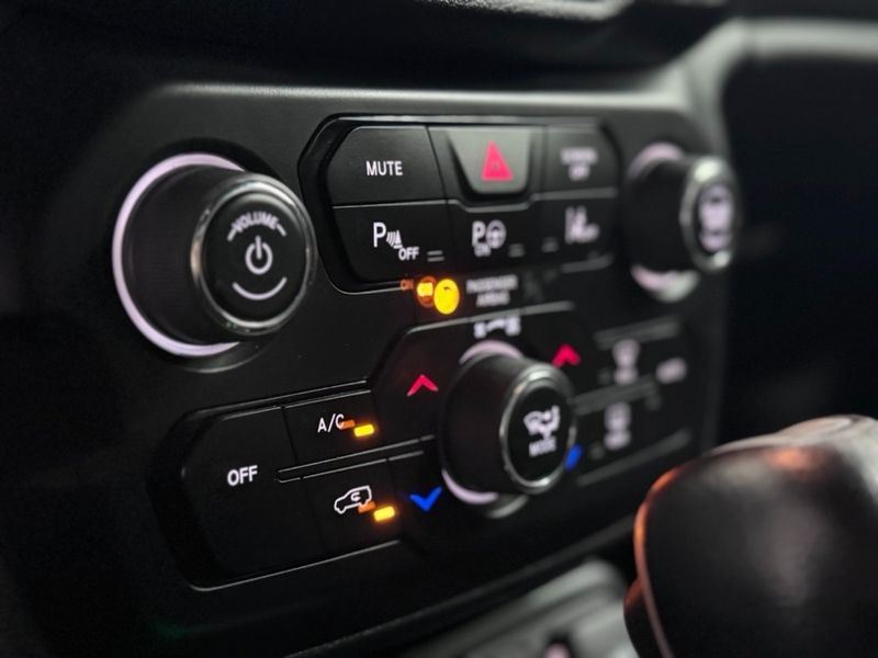 JEEP RENEGADE 1.3 T270 TURBO FLEX S 4X4 AT9 2022/2023 BETIOLO NOVOS E SEMINOVOS LAJEADO / Carros no Vale