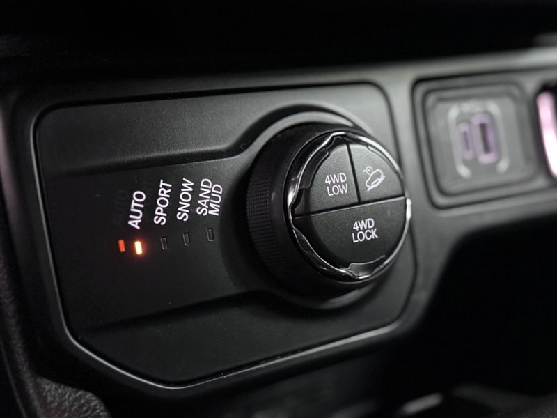 JEEP RENEGADE 1.3 T270 TURBO FLEX S 4X4 AT9 2022/2023 BETIOLO NOVOS E SEMINOVOS LAJEADO / Carros no Vale