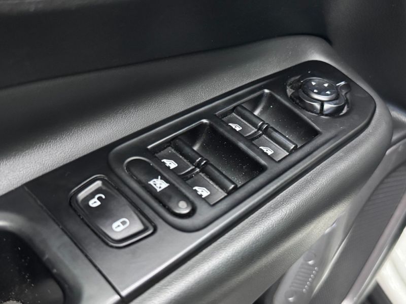 JEEP RENEGADE 1.3 T270 TURBO FLEX S 4X4 AT9 2022/2023 BETIOLO NOVOS E SEMINOVOS LAJEADO / Carros no Vale