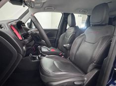 JEEP RENEGADE 1.3 T270 TURBO FLEX TRAILHAWK 4X4 AT9 2022/2022 BETIOLO NOVOS E SEMINOVOS LAJEADO / Carros no Vale
