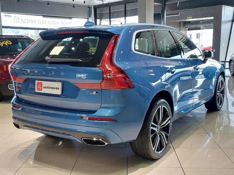 Volvo XC60 2.0 T5 GASOLINA R-DESIGN AWD GEARTRONIC 2017/2018 BETIOLO NOVOS E SEMINOVOS LAJEADO / Carros no Vale