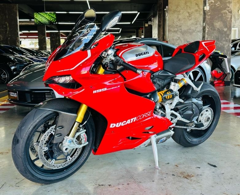 Ducati 1199 Panigale S R / APENAS 161 UNIDADES NO MUNDO 2013/2013 CASTELLAN E TOMAZONI MOTORS CAXIAS DO SUL / Carros no Vale