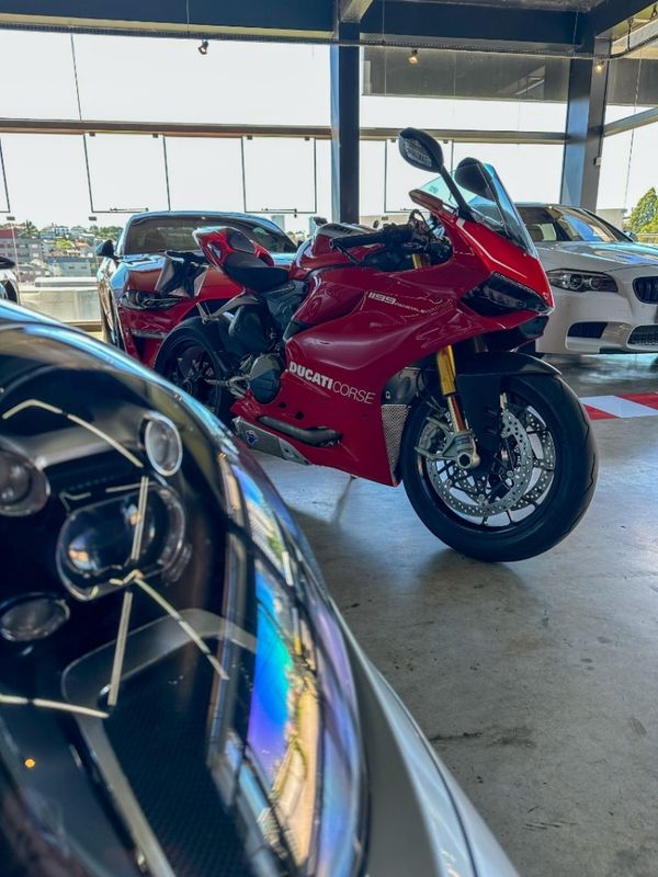 Ducati 1199 Panigale S R / APENAS 161 UNIDADES NO MUNDO 2013/2013 CASTELLAN E TOMAZONI MOTORS CAXIAS DO SUL / Carros no Vale