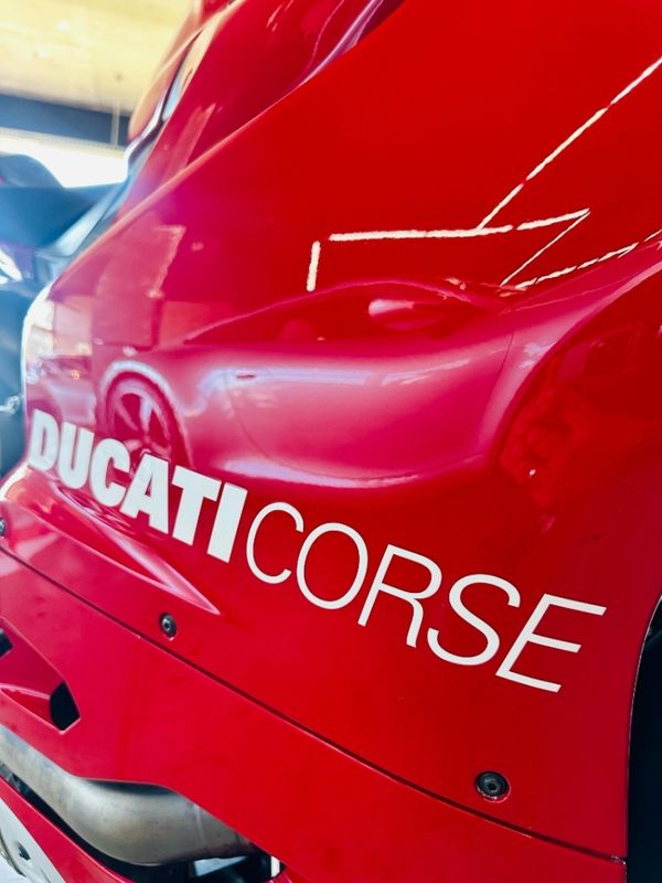 Ducati 1199 Panigale S R / APENAS 161 UNIDADES NO MUNDO 2013/2013 CASTELLAN E TOMAZONI MOTORS CAXIAS DO SUL / Carros no Vale