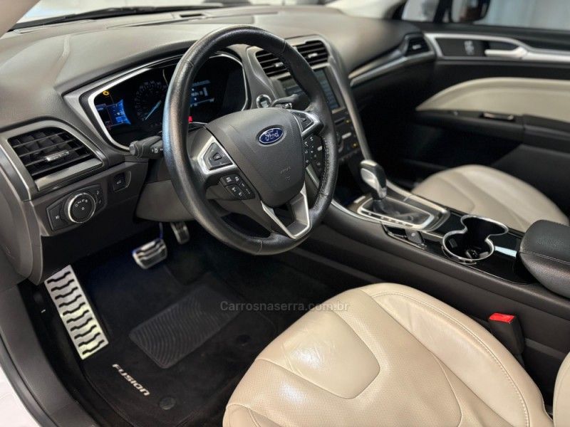 FORD FUSION 2.0 TITANIUM GTDI ECOBOOST AWD 2016/2016 LUIGGI AUTOMÓVEIS CARLOS BARBOSA / Carros no Vale