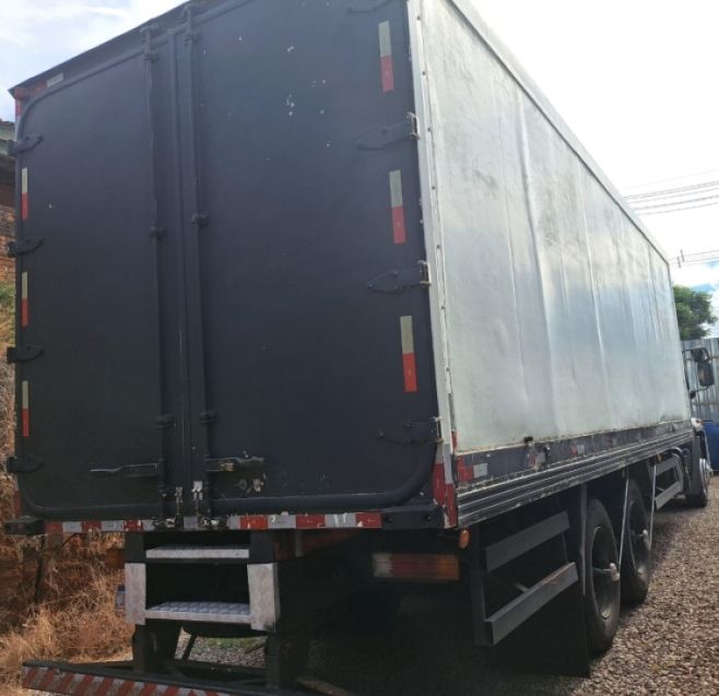 Ford Cargo 2429 E 6×2 Turbo Câmara Fria 2014/2015 CAMINHÕES & CAMIONETAS PASSO FUNDO / Carros no Vale