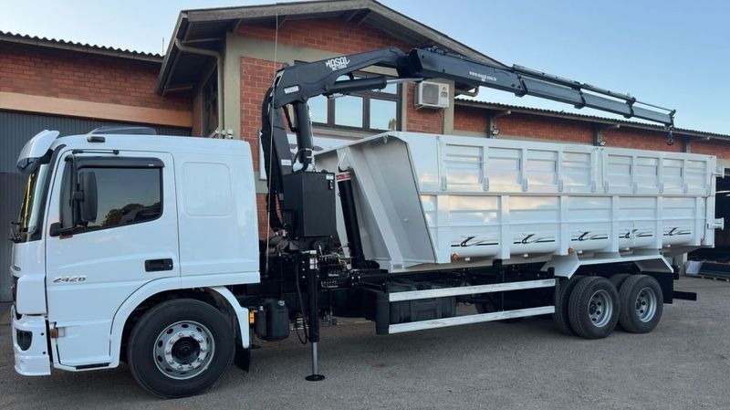 Mercedes-Benz Atego 2426 6×2 (E5) Caçamba 2020/2020 CAMINHÕES & CAMIONETAS PASSO FUNDO / Carros no Vale