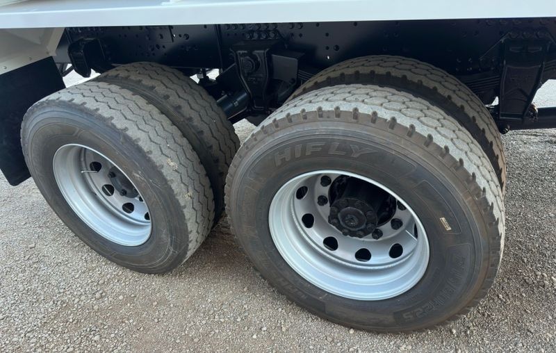 Mercedes-Benz Atego 2426 6×2 (E5) Caçamba 2020/2020 CAMINHÕES & CAMIONETAS PASSO FUNDO / Carros no Vale