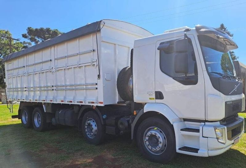 Volvo VM 270 8×2 Caçamba (E5) 2014/2014 CAMINHÕES & CAMIONETAS PASSO FUNDO / Carros no Vale