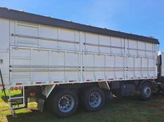 Volvo VM 270 8×2 Caçamba (E5) 2014/2014 CAMINHÕES & CAMIONETAS PASSO FUNDO / Carros no Vale