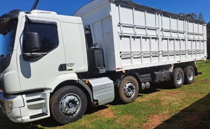 Volvo VM 270 8×2 Caçamba (E5) 2014/2014 CAMINHÕES & CAMIONETAS PASSO FUNDO / Carros no Vale