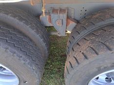 Volvo VM 270 8×2 Caçamba (E5) 2014/2014 CAMINHÕES & CAMIONETAS PASSO FUNDO / Carros no Vale
