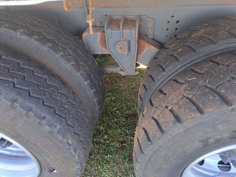 Volvo VM 270 8×2 Caçamba (E5) 2014/2014 CAMINHÕES & CAMIONETAS PASSO FUNDO / Carros no Vale