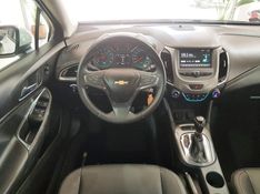 Chevrolet CRUZE 1.4 TURBO LT 16V FLEX 4P AUTOMÁTICO 2017/2018 ADVANT AUTOMÓVEIS CAXIAS DO SUL / Carros no Vale