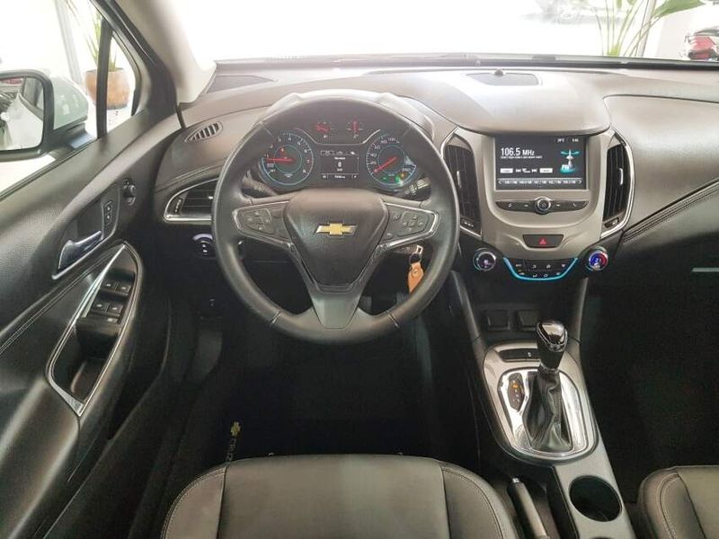 Chevrolet CRUZE 1.4 TURBO LT 16V FLEX 4P AUTOMÁTICO 2017/2018 ADVANT AUTOMÓVEIS CAXIAS DO SUL / Carros no Vale