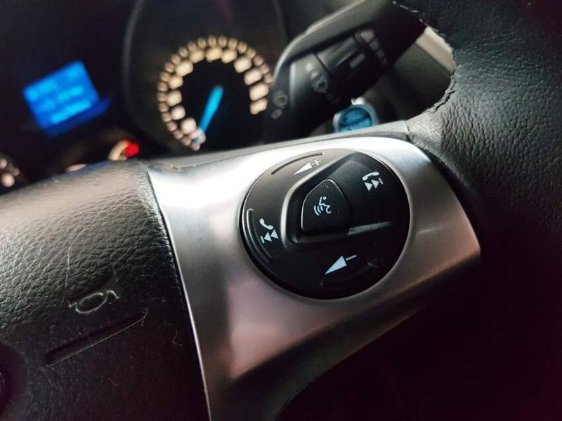 Ford FOCUS 2.0 SE PLUS SEDAN 16V FLEX 4P POWERSHIFT 2013/2014 ADVANT AUTOMÓVEIS CAXIAS DO SUL / Carros no Vale