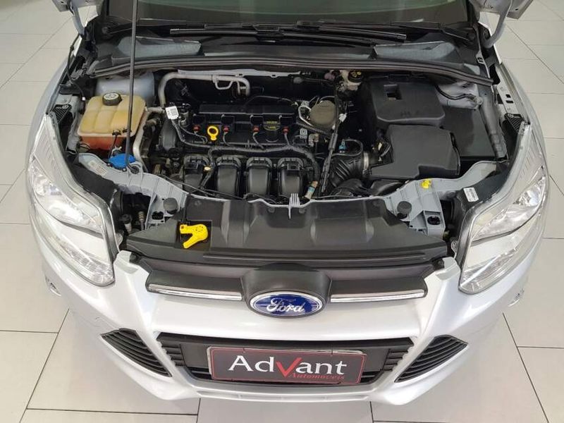 Ford FOCUS 2.0 SE PLUS SEDAN 16V FLEX 4P POWERSHIFT 2013/2014 ADVANT AUTOMÓVEIS CAXIAS DO SUL / Carros no Vale
