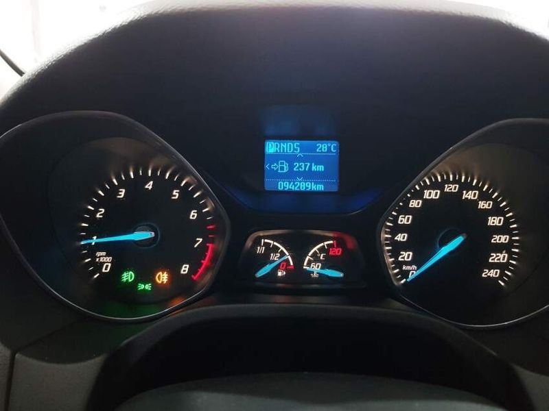 Ford FOCUS 2.0 SE PLUS SEDAN 16V FLEX 4P POWERSHIFT 2013/2014 ADVANT AUTOMÓVEIS CAXIAS DO SUL / Carros no Vale
