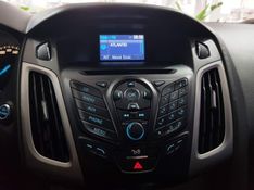 Ford FOCUS 2.0 SE PLUS SEDAN 16V FLEX 4P POWERSHIFT 2013/2014 ADVANT AUTOMÓVEIS CAXIAS DO SUL / Carros no Vale