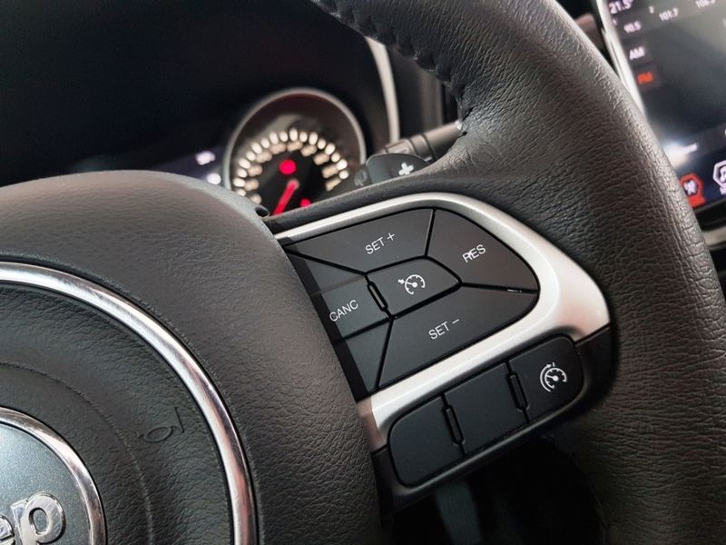 JEEP COMPASS 2.0 16V FLEX LIMITED AUTOMÁTICO 2018/2018 ADVANT AUTOMÓVEIS CAXIAS DO SUL / Carros no Vale