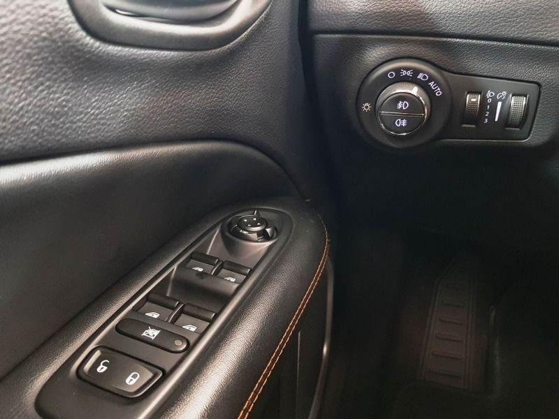 JEEP COMPASS 2.0 16V FLEX LIMITED AUTOMÁTICO 2018/2018 ADVANT AUTOMÓVEIS CAXIAS DO SUL / Carros no Vale