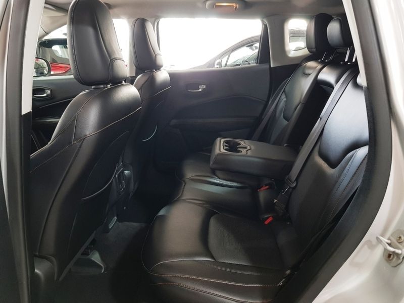 JEEP COMPASS 2.0 16V FLEX LIMITED AUTOMÁTICO 2018/2018 ADVANT AUTOMÓVEIS CAXIAS DO SUL / Carros no Vale