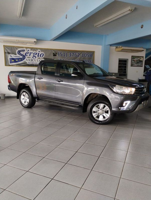 Toyota HILUX CD SR 4X4 2.8 TDI 2017/2017 SÉRGIO VEÍCULOS TEUTÔNIA / Carros no Vale