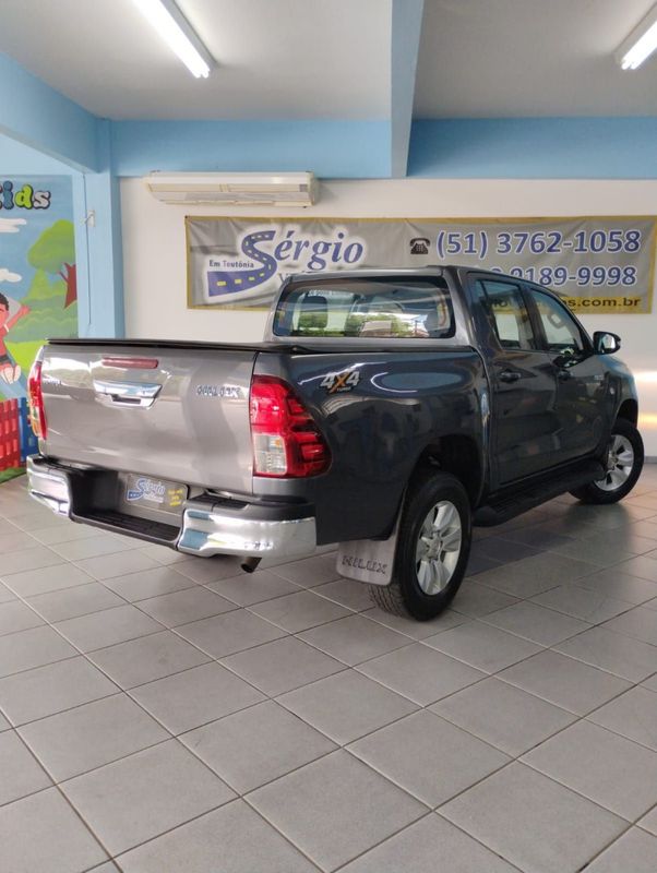 Toyota HILUX CD SR 4X4 2.8 TDI 2017/2017 SÉRGIO VEÍCULOS TEUTÔNIA / Carros no Vale