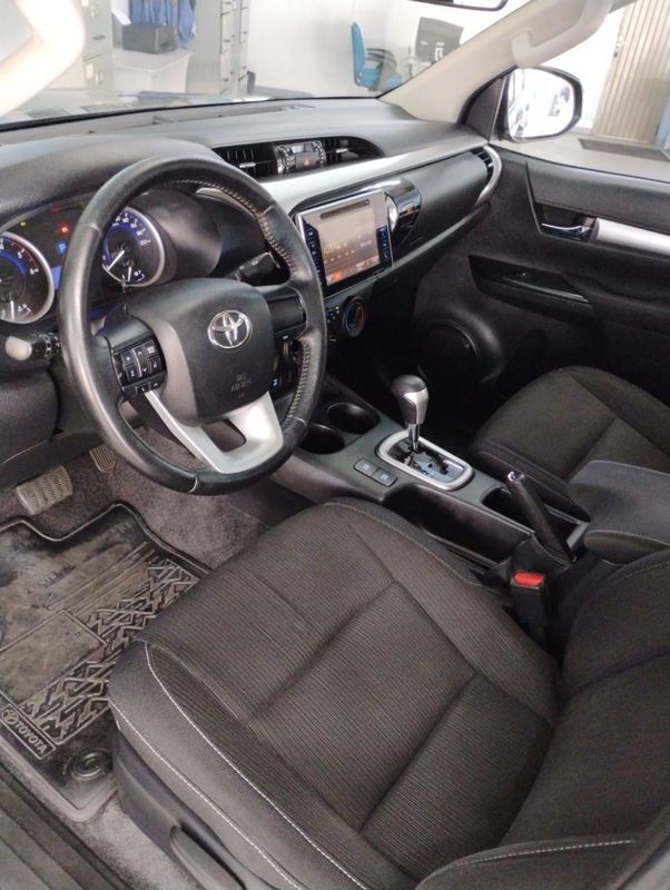 Toyota HILUX CD SR 4X4 2.8 TDI 2017/2017 SÉRGIO VEÍCULOS TEUTÔNIA / Carros no Vale