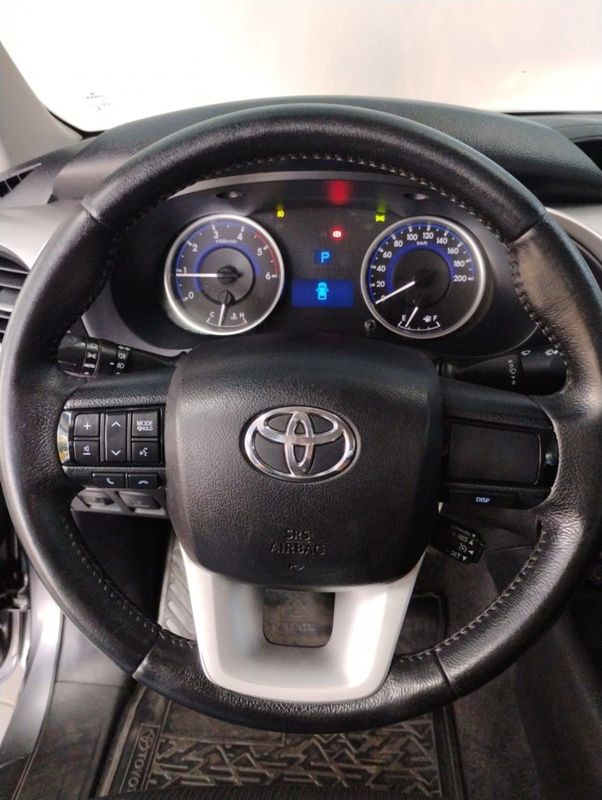 Toyota HILUX CD SR 4X4 2.8 TDI 2017/2017 SÉRGIO VEÍCULOS TEUTÔNIA / Carros no Vale
