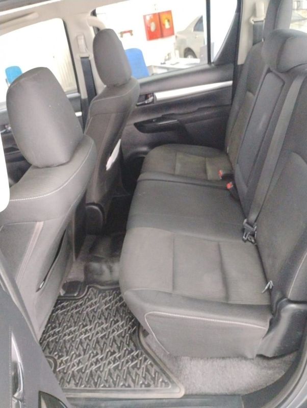 Toyota HILUX CD SR 4X4 2.8 TDI 2017/2017 SÉRGIO VEÍCULOS TEUTÔNIA / Carros no Vale