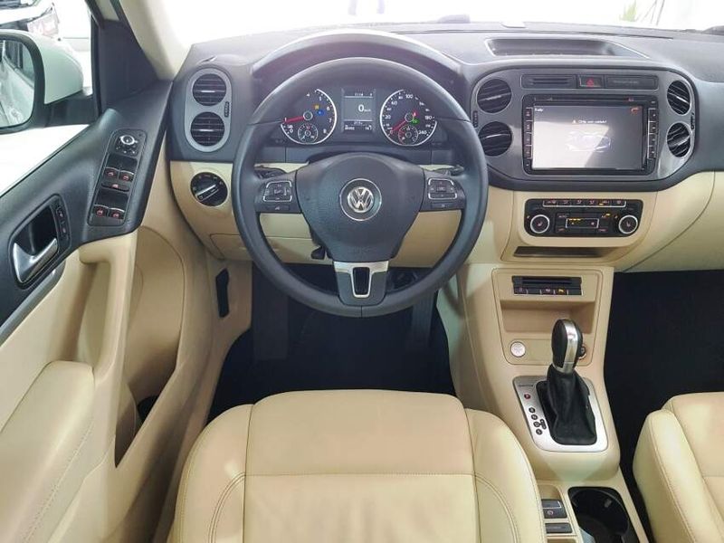 Volkswagen TIGUAN 2.0 TSI 16V TURBO GASOLINA 4P TIPTRONIC 2013/2014 ADVANT AUTOMÓVEIS CAXIAS DO SUL / Carros no Vale
