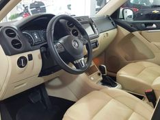 Volkswagen TIGUAN 2.0 TSI 16V TURBO GASOLINA 4P TIPTRONIC 2013/2014 ADVANT AUTOMÓVEIS CAXIAS DO SUL / Carros no Vale