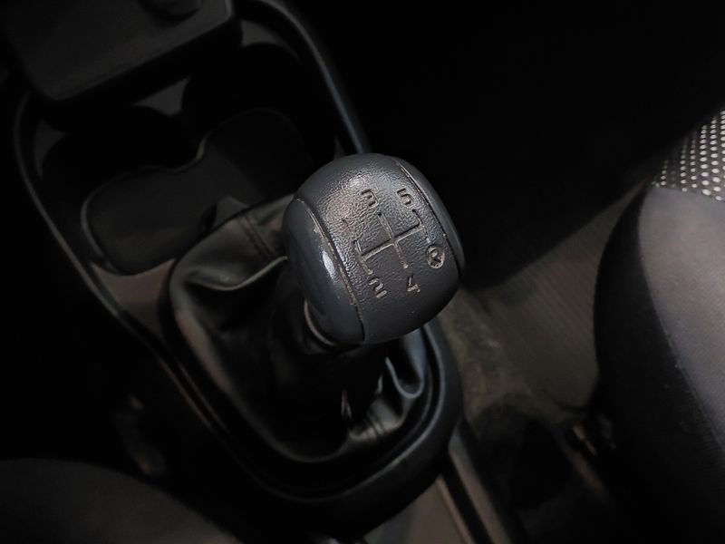 Fiat MOBI 1.0 EVO FLEX LIKE MANUAL 2023/2024 BETIOLO NOVOS E SEMINOVOS LAJEADO / Carros no Vale