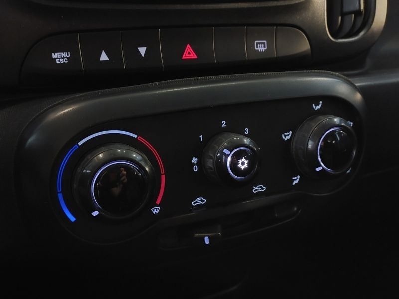 Fiat MOBI 1.0 EVO FLEX LIKE MANUAL 2023/2024 BETIOLO NOVOS E SEMINOVOS LAJEADO / Carros no Vale