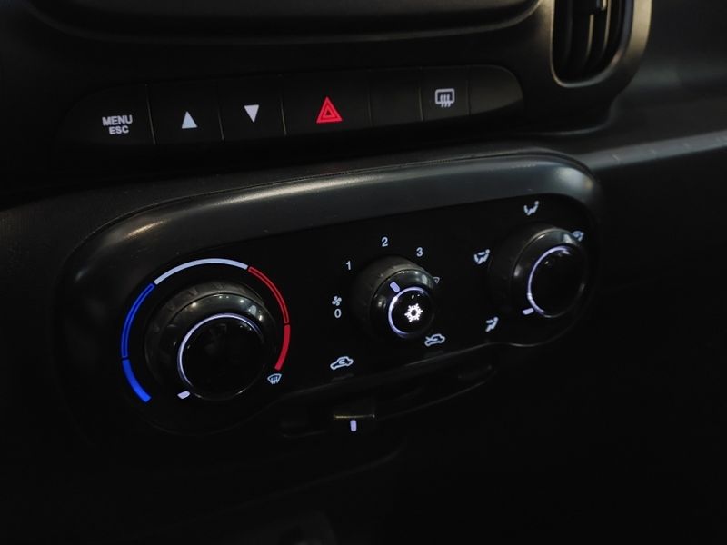 Fiat MOBI 1.0 EVO FLEX LIKE MANUAL 2020/2021 BETIOLO NOVOS E SEMINOVOS LAJEADO / Carros no Vale