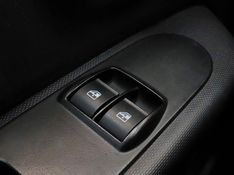 Fiat MOBI 1.0 EVO FLEX LIKE MANUAL 2022/2023 BETIOLO NOVOS E SEMINOVOS LAJEADO / Carros no Vale