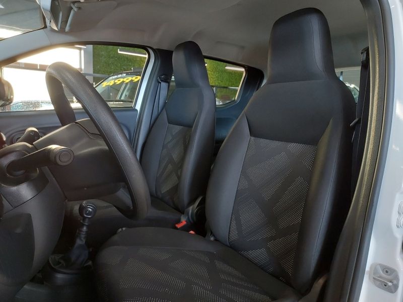 Fiat MOBI 1.0 EVO FLEX LIKE MANUAL 2023/2024 BETIOLO NOVOS E SEMINOVOS LAJEADO / Carros no Vale