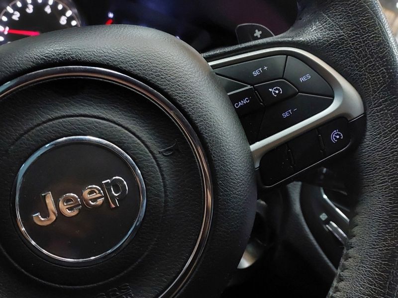 JEEP COMPASS 2.0 16V FLEX LONGITUDE AUTOMÁTICO 2018/2018 BETIOLO NOVOS E SEMINOVOS LAJEADO / Carros no Vale