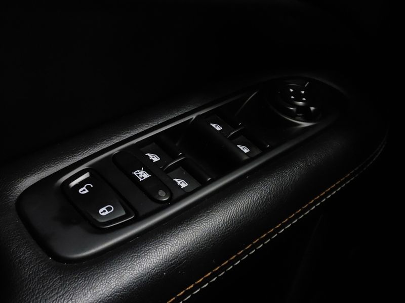JEEP COMPASS 2.0 16V FLEX LONGITUDE AUTOMÁTICO 2018/2018 BETIOLO NOVOS E SEMINOVOS LAJEADO / Carros no Vale