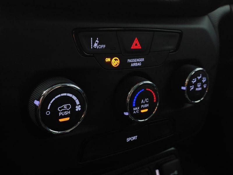 JEEP RENEGADE 1.3 T270 TURBO FLEX AT6 2023/2024 BETIOLO NOVOS E SEMINOVOS LAJEADO / Carros no Vale