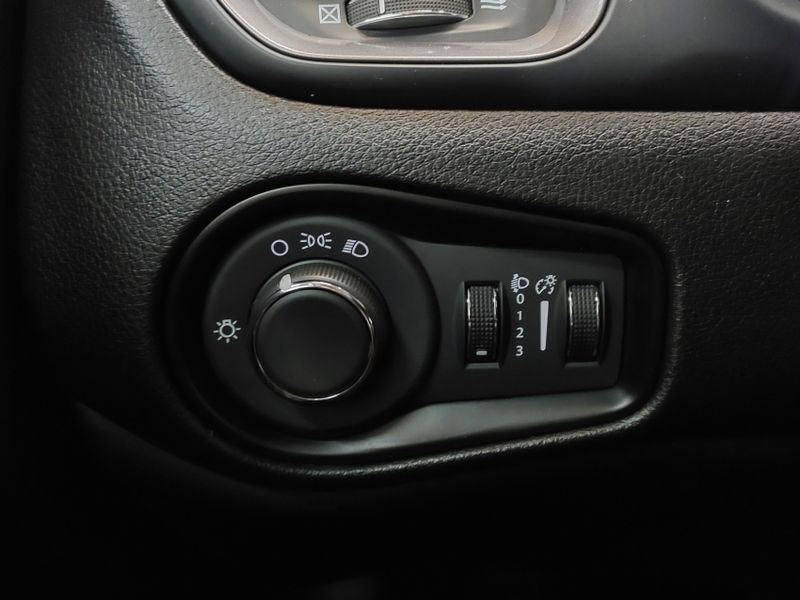 JEEP RENEGADE 1.3 T270 TURBO FLEX AT6 2023/2024 BETIOLO NOVOS E SEMINOVOS LAJEADO / Carros no Vale