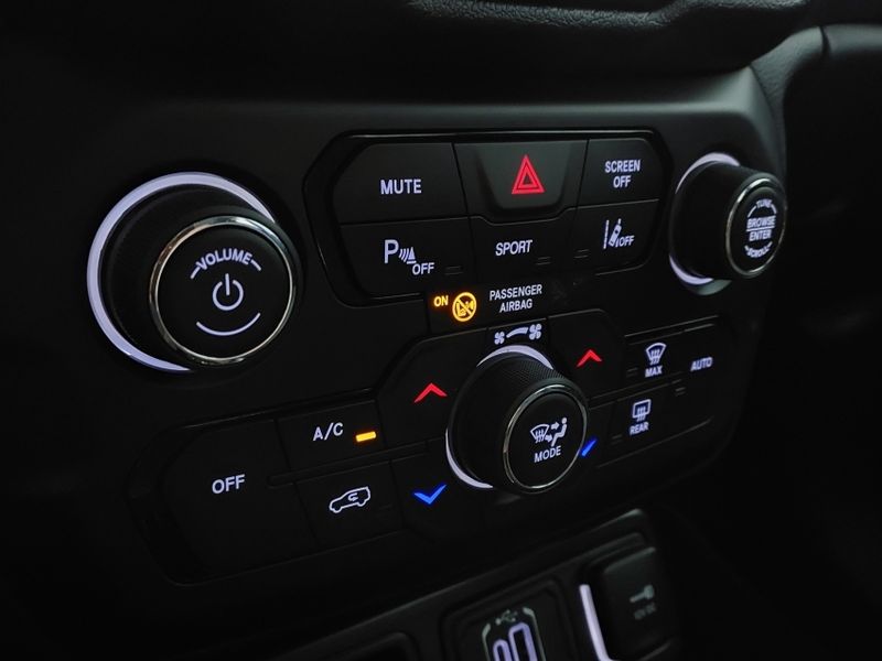 JEEP RENEGADE 1.3 T270 TURBO FLEX LONGITUDE AT6 2024/2025 BETIOLO NOVOS E SEMINOVOS LAJEADO / Carros no Vale