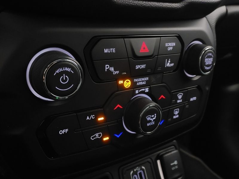 JEEP RENEGADE 1.3 T270 TURBO FLEX LONGITUDE AT6 2022/2022 BETIOLO NOVOS E SEMINOVOS LAJEADO / Carros no Vale