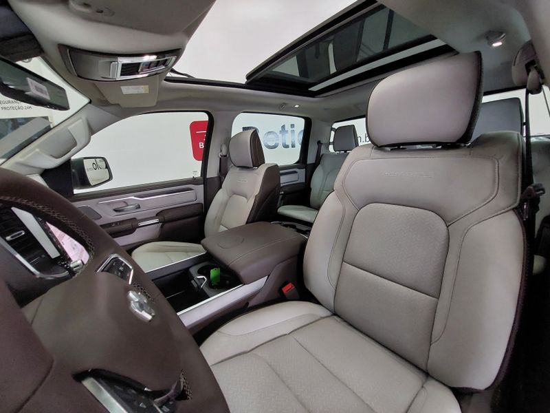 Ram 1500 3.0 HURRICANE 6 BITURBO GASOLINA LARAMIE CD 4X4 AUTOMÁTICO 2024/2025 BETIOLO NOVOS E SEMINOVOS LAJEADO / Carros no Vale