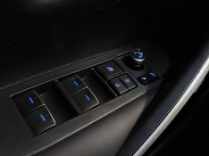 Toyota COROLLA 2.0 VVT-IE FLEX XEI DIRECT SHIFT 2022/2023 BETIOLO NOVOS E SEMINOVOS LAJEADO / Carros no Vale