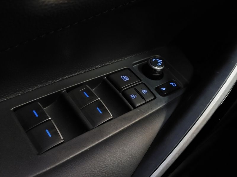 Toyota COROLLA 2.0 VVT-IE FLEX XEI DIRECT SHIFT 2022/2023 BETIOLO NOVOS E SEMINOVOS LAJEADO / Carros no Vale
