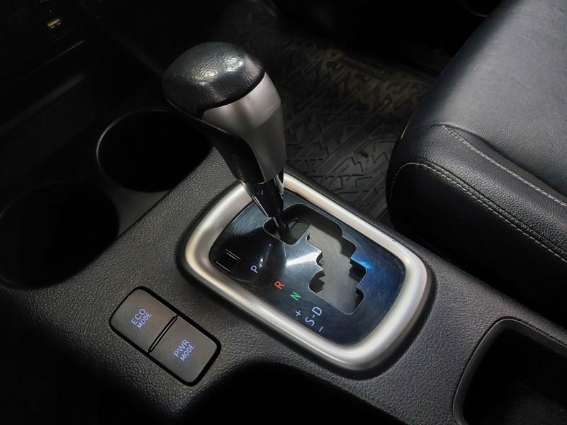 Toyota HILUX 2.7 SRV 4X2 CD 16V FLEX 4P AUTOMÁTICO 2016/2017 BETIOLO NOVOS E SEMINOVOS LAJEADO / Carros no Vale